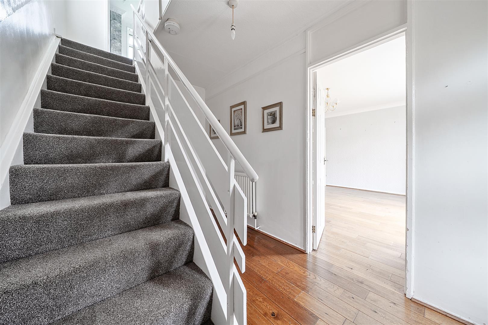 Gendros Avenue East, Gendros, Swansea, SA5 8DE